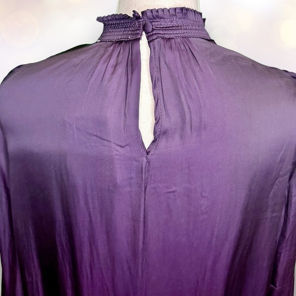 NWT Carmen Marc Valvo Bubbled Tiered Sleeve Top in “Aubergine” Size Medium - Picture 3 of 12
